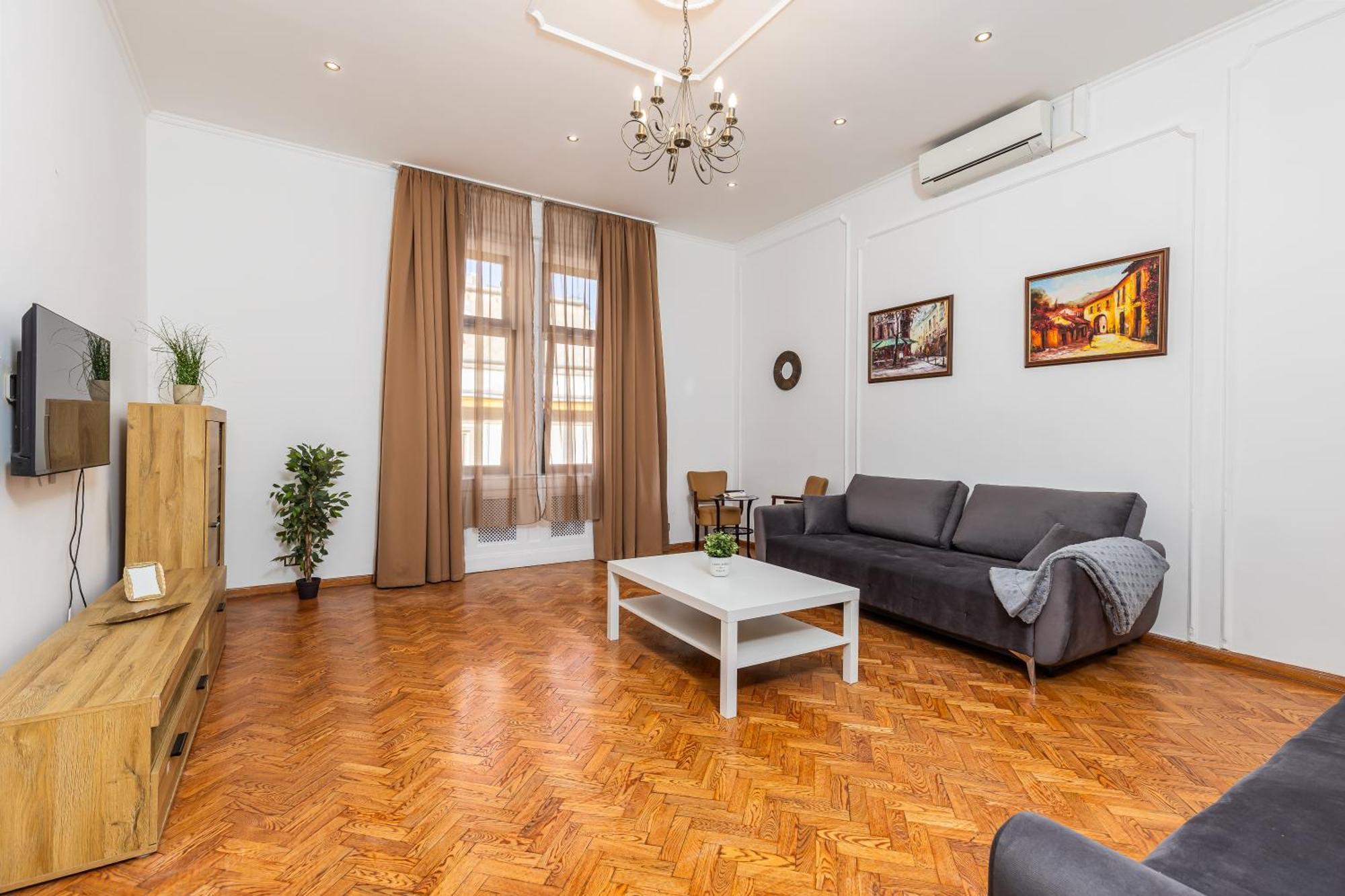Real Andrassy Apartmán