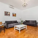 Real Apartments Andrassy