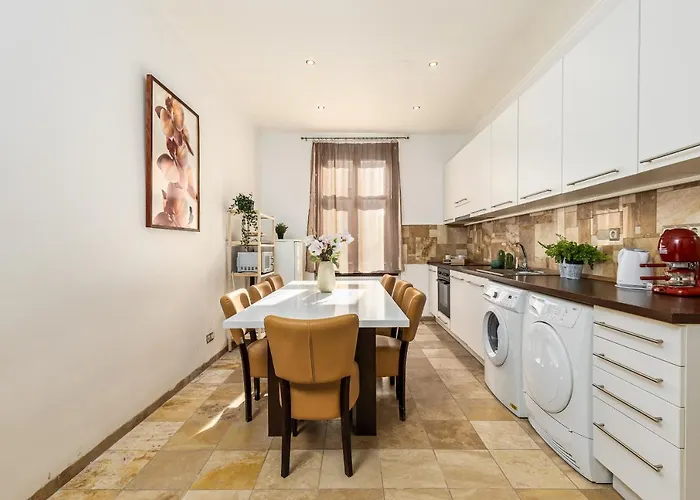 Real Apartments Andrassy