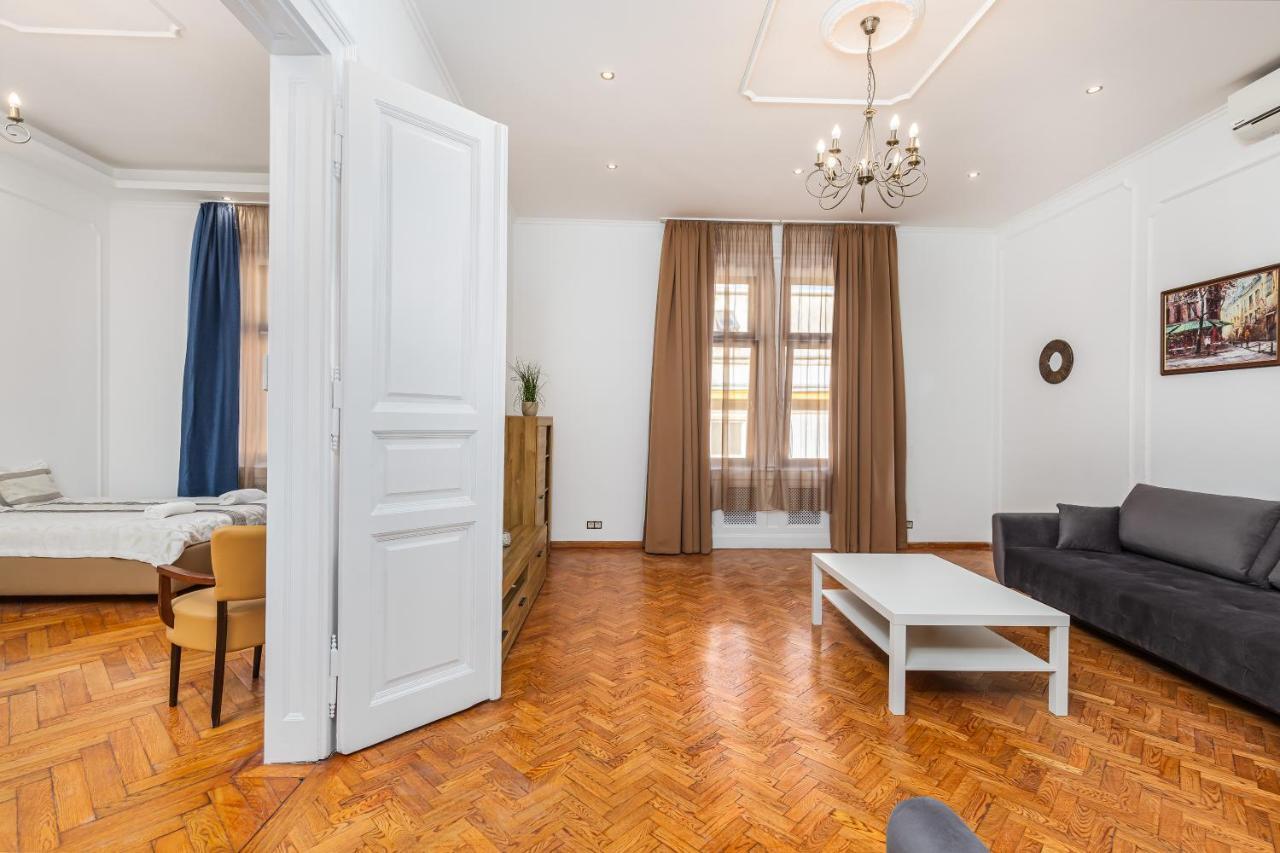 Real Andrassy Apartament