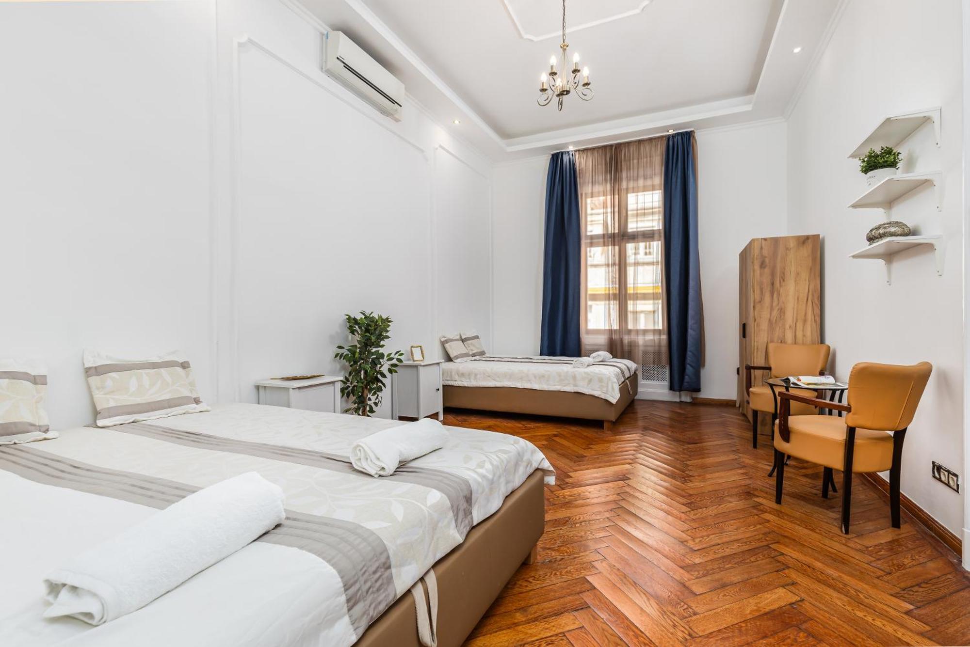 Real Andrassy Apartament