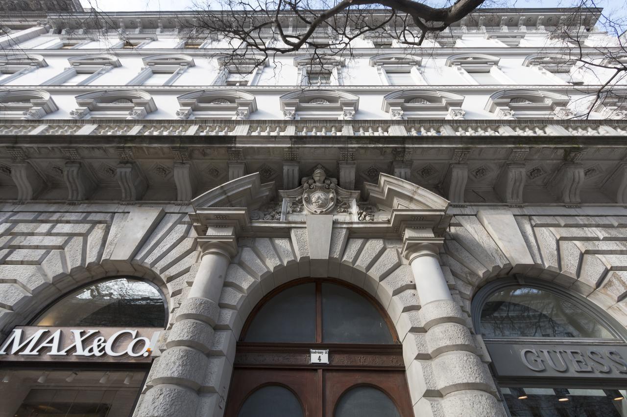 Real Andrassy Apartament *